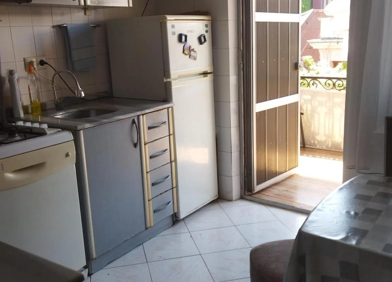 Апартамент На Абашидзе Batoemi Appartement